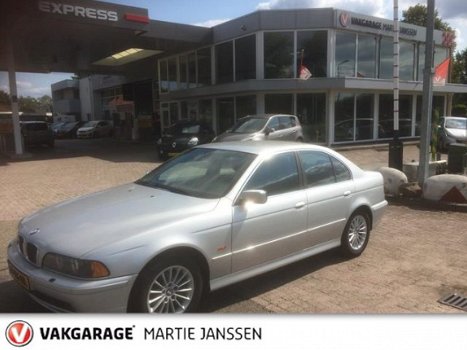 BMW 5-serie - 530i Executive ORIG. NL - NAVIGATIE - CLIMAT CONTROLE - CRUISE CONTROLE - BLUETOOTH TE - 1