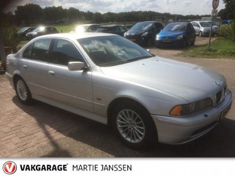 BMW 5-serie - 530i Executive ORIG. NL - NAVIGATIE - CLIMAT CONTROLE - CRUISE CONTROLE - BLUETOOTH TE - 1