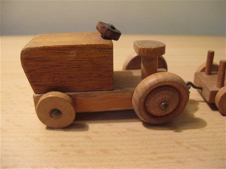 Vintage houten mini treintje (locomotief en 3 wagens)...jaren 30 - 3