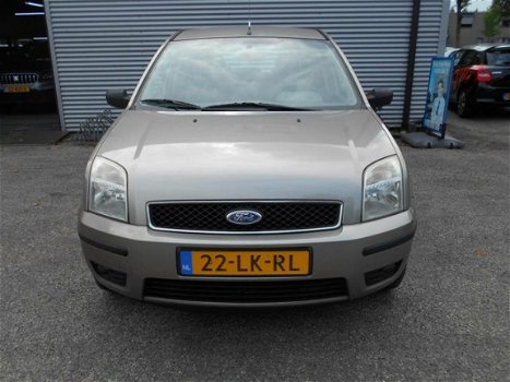Ford Fusion - 1.4 16V Trend/AUTOMAAT/ N.A.P. /TREKHAAK - 1