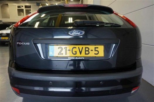 Ford Focus - 1.6-16V Ambiente Automaat NWE APK Parkeersensoren - 1