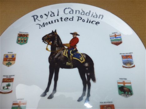 Porceleine bord Canadian Mounted Police - 2