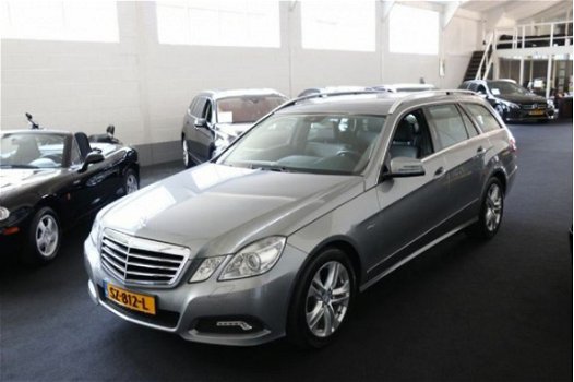 Mercedes-Benz E-klasse Estate - 200 CGI Blue Efficiency Aut Avantgarde 184PK LED Xenon Leder Navi Au - 1