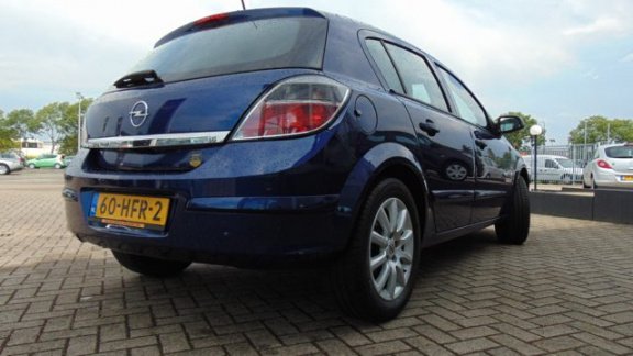 Opel Astra - 1.6I-16V TEMPTATION, Navi, Airco, Cruise Cont, etc.. Dealer Onderhouden - 1