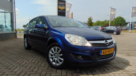 Opel Astra - 1.6I-16V TEMPTATION, Navi, Airco, Cruise Cont, etc.. Dealer Onderhouden - 1