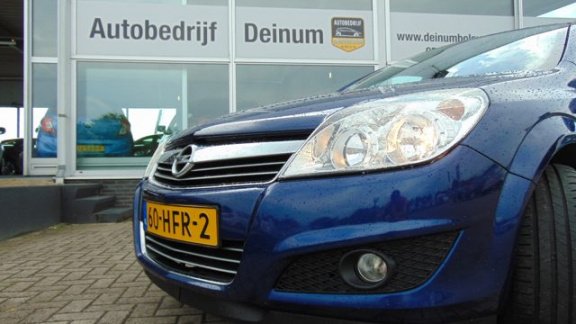 Opel Astra - 1.6I-16V TEMPTATION, Navi, Airco, Cruise Cont, etc.. Dealer Onderhouden - 1
