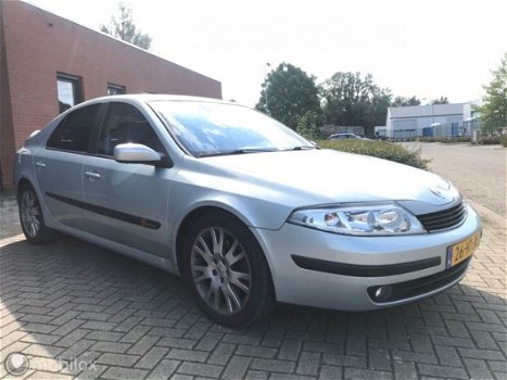 Renault Laguna - II 2.0-16V IDE Initiale - 1