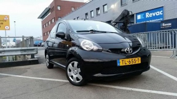 Toyota Aygo - 1.0/AIRCO/Elektra pakket/Nw Apk/Garantie - 1