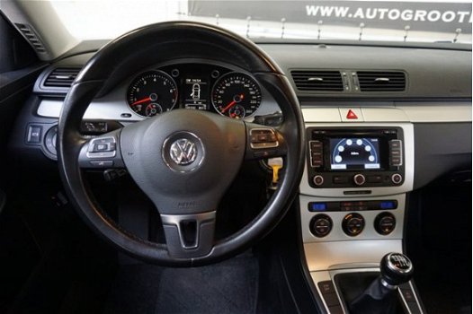 Volkswagen Passat - 1.4 TSI COMFORTLINE BLUEMOTION Airco. Trekhaak. Navigatie - 1
