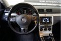 Volkswagen Passat - 1.4 TSI COMFORTLINE BLUEMOTION Airco. Trekhaak. Navigatie - 1 - Thumbnail