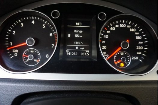 Volkswagen Passat - 1.4 TSI COMFORTLINE BLUEMOTION Airco. Trekhaak. Navigatie - 1