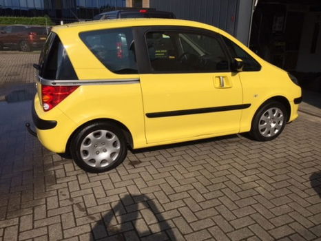 Peugeot 1007 - hoge instap, met APK tm 21-08-2020 - 1