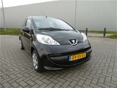 Peugeot 107 - 1.0-12V XS 5 Deurs Zwart Apk 04-09-2019