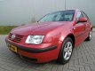 Volkswagen Bora - 1.6-16V Airco Cruise Control Bouwjaar 2005 - 1 - Thumbnail