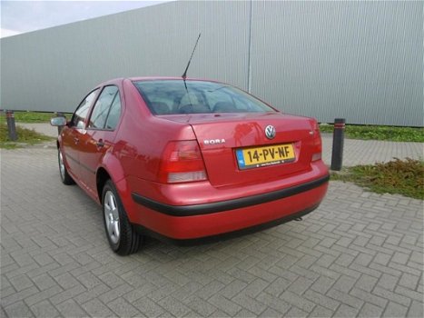 Volkswagen Bora - 1.6-16V Airco Cruise Control Bouwjaar 2005 - 1