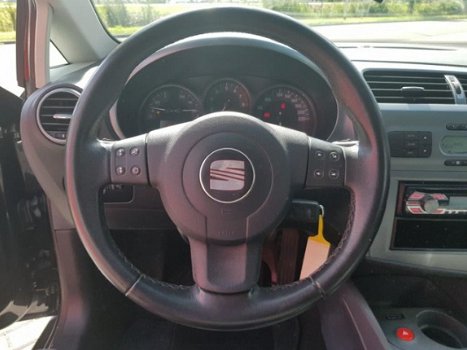 Seat Leon - 1.6 Stylance Clima / Cruise / LM / Elek. ramen + spiegels / Trekhaak - 1