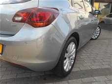 Opel Astra - 2.0CDTI Cosmo 5-drs 165pk navi / ecc / 1500 kg trekgewicht
