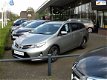 Toyota Auris Touring Sports - 1.6 Trend Top 5 editie Navi, zelf insturend parkeer, 1300 kg trekgewic - 1 - Thumbnail