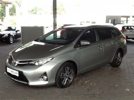 Toyota Auris Touring Sports - 1.6 Trend Top 5 editie Navi, zelf insturend parkeer, 1300 kg trekgewic - 1