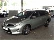 Toyota Auris Touring Sports - 1.6 Trend Top 5 editie Navi, zelf insturend parkeer, 1300 kg trekgewic - 1 - Thumbnail