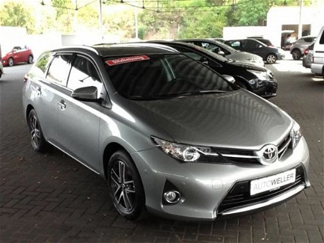 Toyota Auris Touring Sports - 1.6 Trend Top 5 editie Navi, zelf insturend parkeer, 1300 kg trekgewic - 1