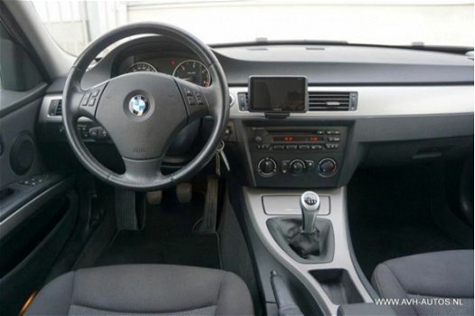 BMW 3-serie Touring - 318D, Lage KM-stand - 1