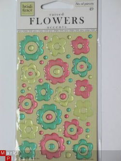 EURO KNALLER: Heidi Grace reagan's closet printed flower accents