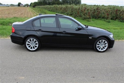 BMW 3-serie - 320i High Executive / NAVI / OPEN DAK / XENON / PDC /LMV - 1