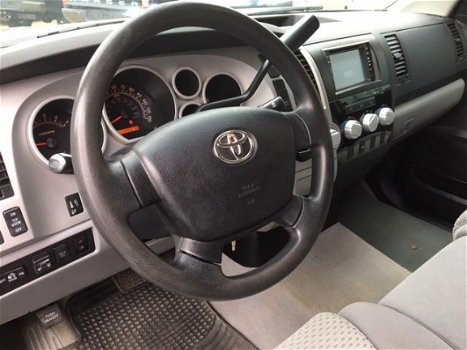 Toyota Tundra - 5.7V8 DUBBEL CAB 6 PERS VAN - 3500 kg trek - LPG G3 - NAVI - AUT - CRUISE - € 17.495 - 1