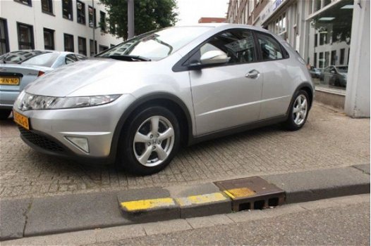 Honda Civic - 1.4 Comfort, 5drs, Airco, NAP, PDC, NAVI, Apk - 1