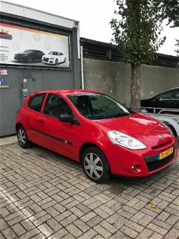 Renault Clio - 1.2 benzine zeer nette auto nieuwe apk inruil mogelijk topstaat dealer onderhouden - 1