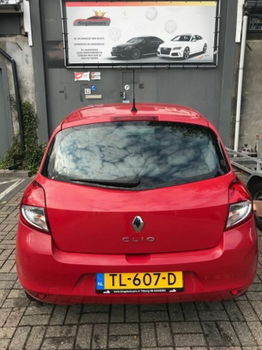 Renault Clio - 1.2 benzine zeer nette auto nieuwe apk inruil mogelijk topstaat dealer onderhouden - 1