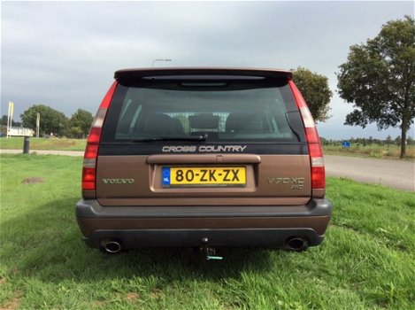 Volvo V70 - XC 2.5 T AWD NWE APK HANDBAK PLAATJE - 1