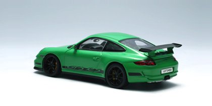 1:43 AutoArt 57912 Porsche 911 997 GT3 RS groen/zwart - 2