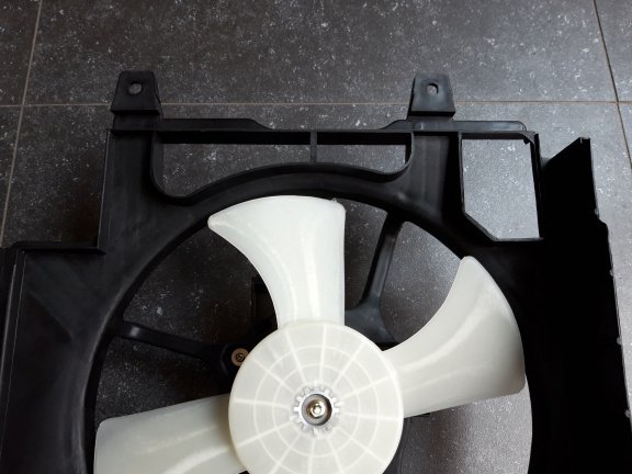 Nissan Micra K11 (95-02) Koelventilator I-YUAN 87037361 / 99348381 / NOS - Afbeelding 2