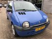 Renault Twingo - 1.2-16V Emotion STUURBEKRACHTIGING AIRCO 2 e EIG. 2005 - 1 - Thumbnail