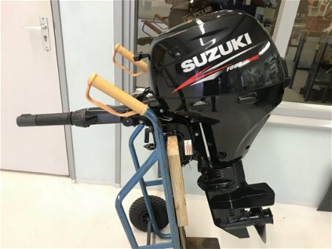 Suzuki 9.9 Fourstroke - 1