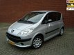 Peugeot 1007 - 1.4 Urban NAVI // NWE BANDEN // APK 09-2019 - 1 - Thumbnail