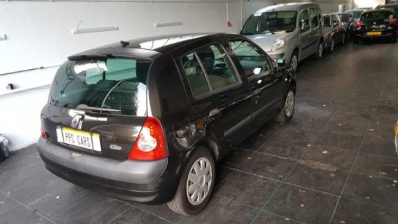 Renault Clio - 1.2-16V AUTHENTIQUE BASIS 5 Deurs jaar APK NAP - 1