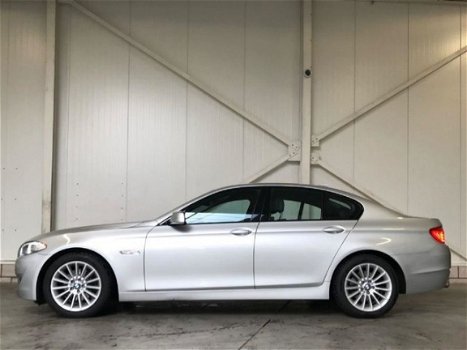 BMW 5-serie - 523i executive aut 3.0 -6 cylinder - 1