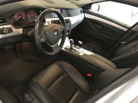 BMW 5-serie - 523i executive aut 3.0 -6 cylinder - 1