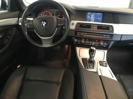 BMW 5-serie - 523i executive aut 3.0 -6 cylinder - 1