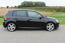 Volkswagen Golf - 2.0 TDI R-Line / DSG / XENON / LED / FLIPPERS