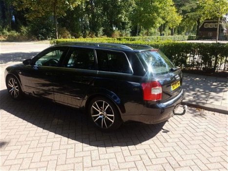 Audi A4 Avant - 2.5 TDI Pro Line MT - 1