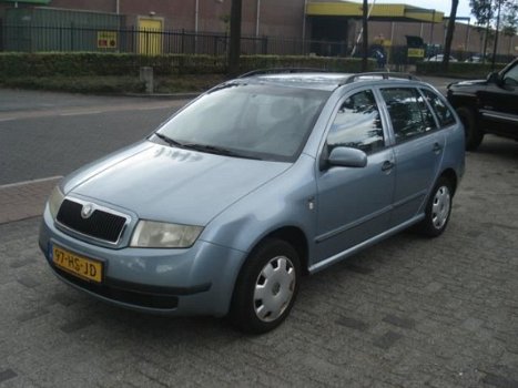 Skoda Fabia Combi - 1.4 Comfort NIEUWE APK - 1