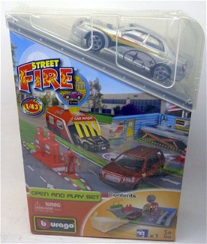 1:43 Bburago 30048 Street Fire Open & Play Set inkl. Subaru Impreza - 1