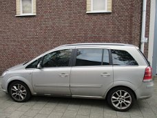 Opel Zafira B 2007 2.2 Automaat Onderdelen en Plaatwerk Z167