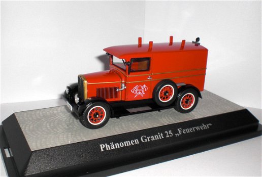 1:43 Premium ClassiXXs Phänomen Granit brandweer - 0