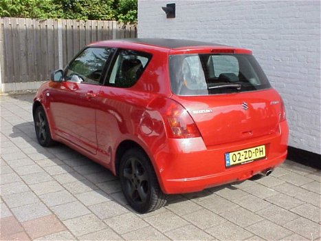 Suzuki Swift - 1.3 3drs comfort black line - 1