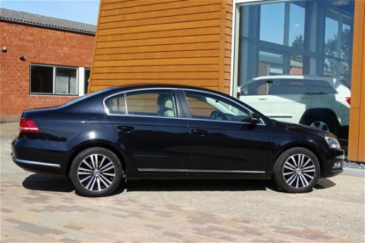 Volkswagen Passat - 1.4 TSI Comfort Executive Line BlueMotion - 1